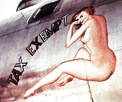 pinup girls on WW11 bomber planes